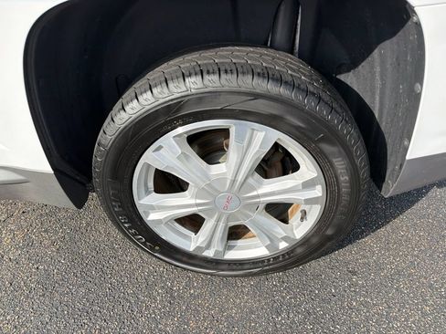 Used 2017 GMC Terrain SLE AWD/4WD image 4