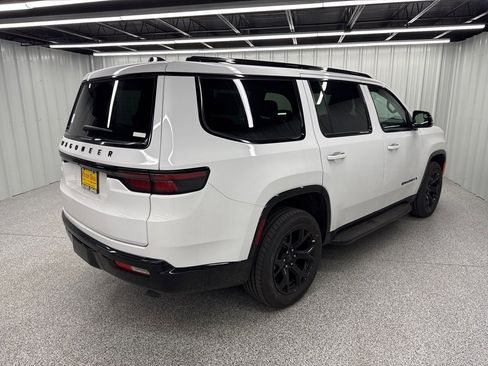 Used 2025 Jeep Wagoneer Series II w/ Convenience Group I image 5