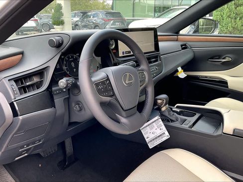 New 2025 Lexus ES 350 w/ Premium Package image 10