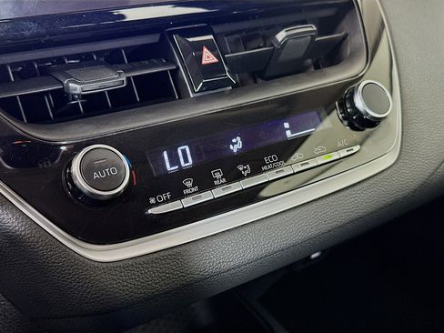 Used 2025 Toyota Corolla LE image 23