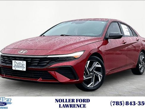 Used 2025 Hyundai Elantra Sport image 1