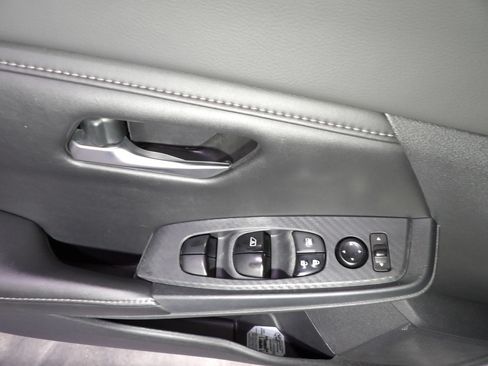 Used 2022 Nissan Sentra SV w/ Trunk Package FWD image 9
