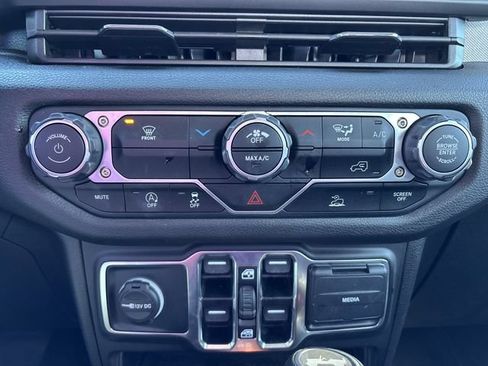 Used 2025 Jeep Wrangler Unlimited Sport AWD/4WD image 34