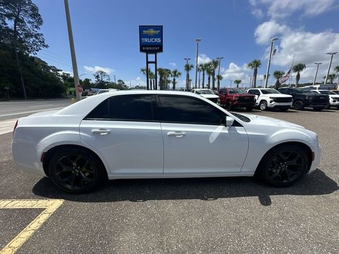 Used 2022 Chrysler 300 S RWD image 17