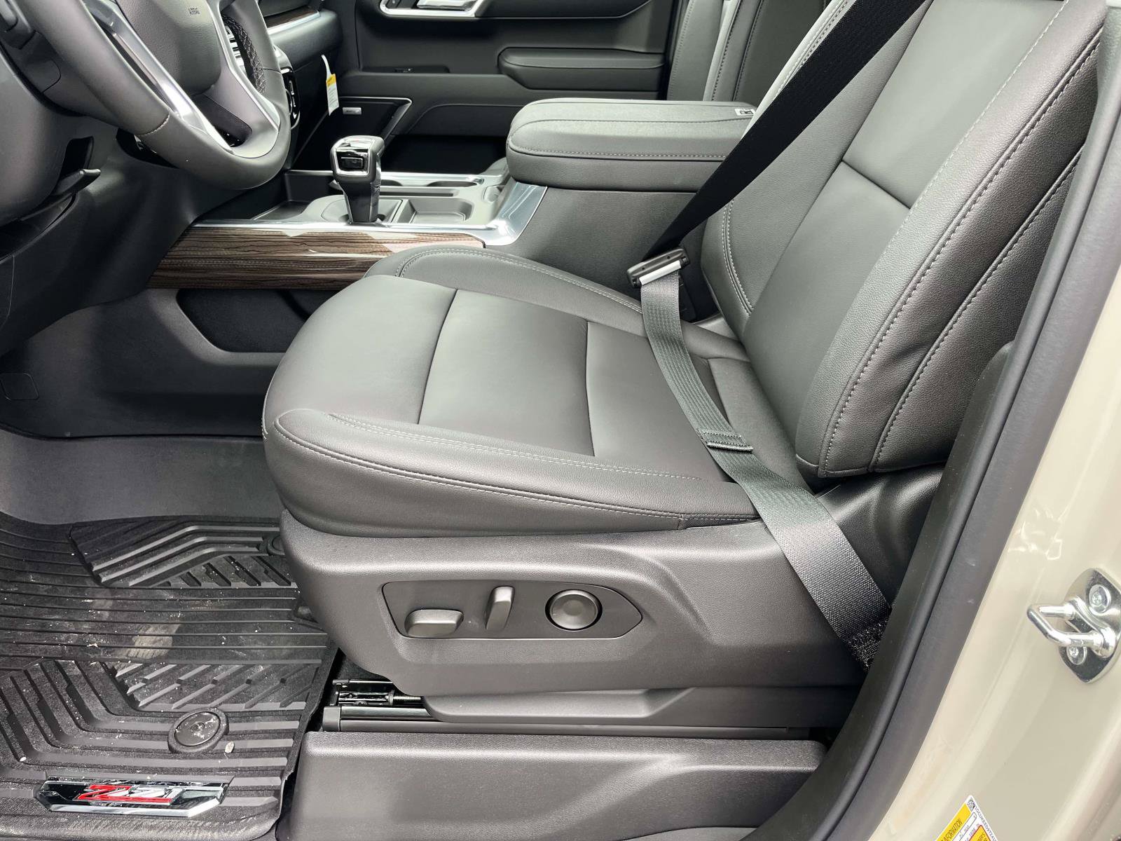 New 2026 Chevrolet Silverado 1500 RST w/ RST All Star Premium Package AWD/4WD image 15