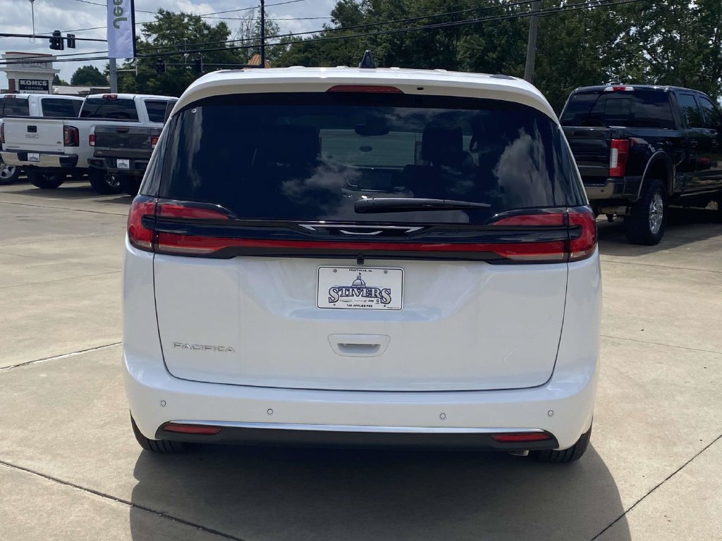 New 2027 Chrysler Pacifica Select FWD image 35