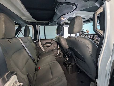 Used 2022 Jeep Wrangler Unlimited Sport image 13