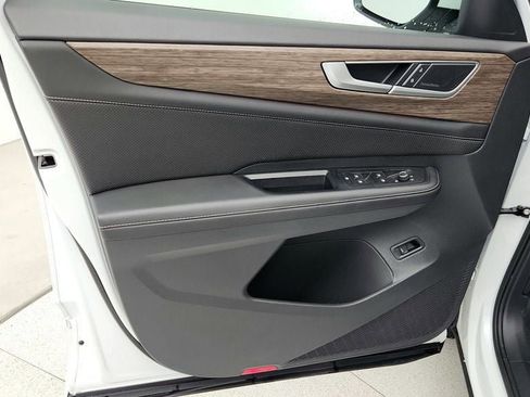 Used 2025 Volkswagen Atlas SEL Premium R-Line image 11