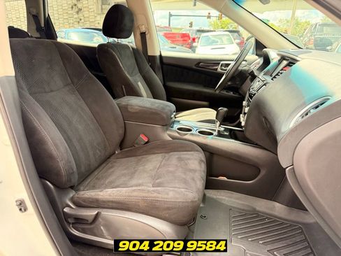 Used 2016 Nissan Pathfinder SV FWD image 35