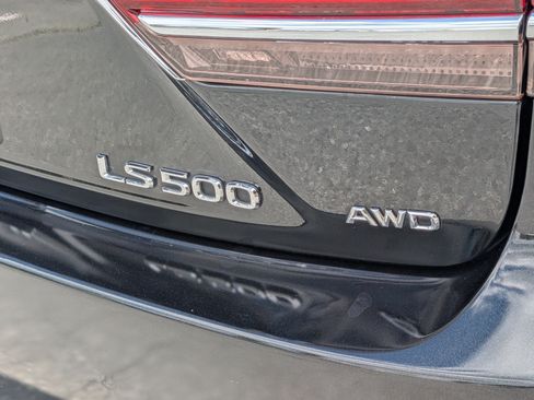 Used 2018 Lexus LS 500 AWD w/ Accessory Package (Z2) image 9