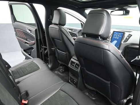 Certified 2024 Ford Edge ST-Line AWD/4WD image 25