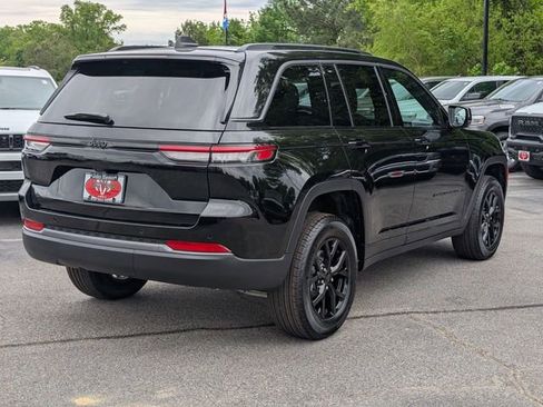 New 2026 Jeep Grand Cherokee Altitude RWD image 7