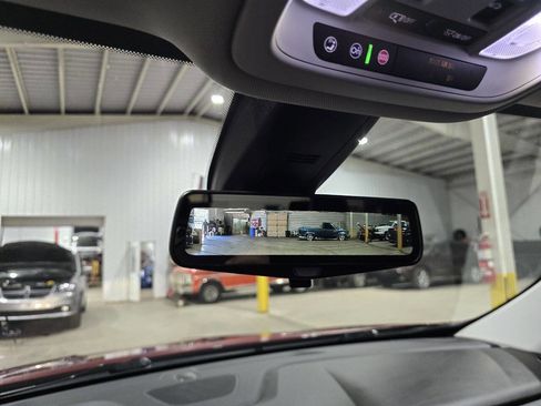 Used 2018 Chevrolet Traverse LT AWD/4WD image 43
