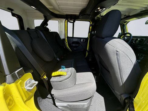 Used 2023 Jeep Wrangler Unlimited AWD/4WD image 19