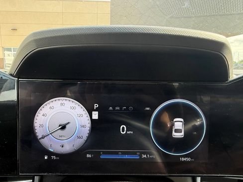 Used 2024 Hyundai Elantra SEL FWD image 14