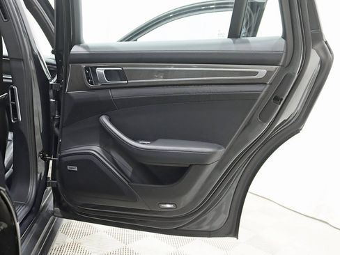 Used 2017 Porsche Panamera 4S image 40