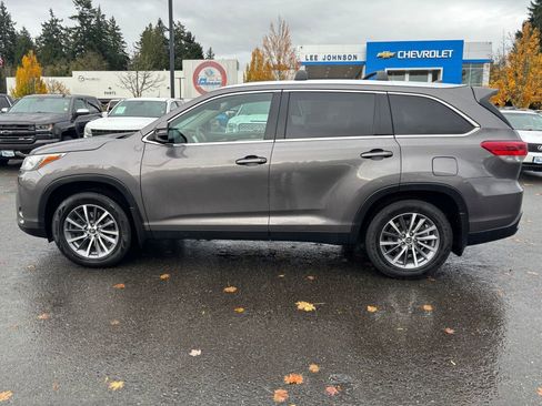 Used 2019 Toyota Highlander XLE image 8