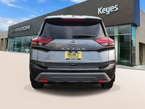 Used 2023 Nissan Rogue SV FWD image 6