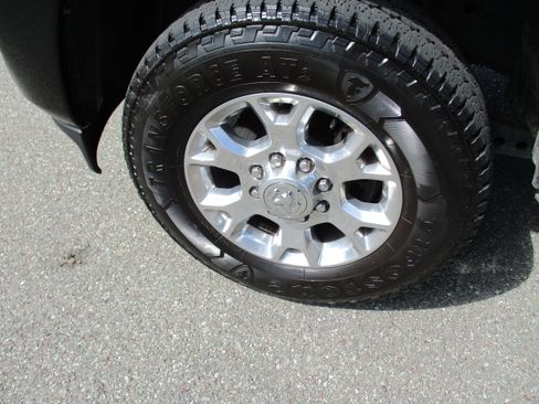 Used 2020 RAM 2500 Laramie AWD/4WD image 9