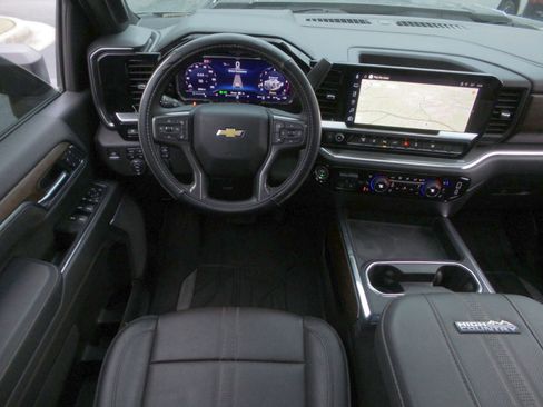 Used 2025 Chevrolet Silverado 3500 High Country w/ High Country Premium Package image 20