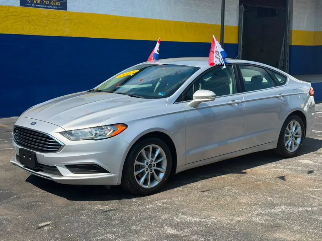 Used 2017 Ford Fusion SE w/ Fusion SE Technology Package FWD image 17