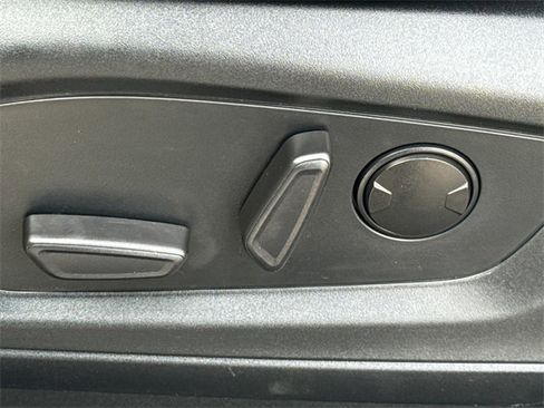 Certified 2024 Ford Explorer XLT w/ Equipment Group 202A image 23