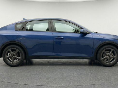 Used 2025 Kia K4 LXS image 11