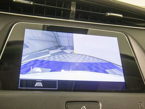 Used 2021 Cadillac XT4 Premium Luxury w/ Cold Weather Package FWD image 22