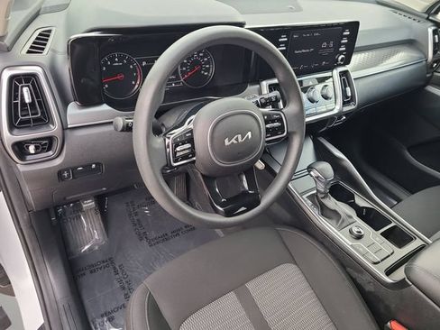 Used 2023 Kia Sorento LX FWD image 19