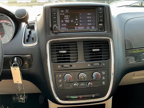 Used 2017 Dodge Grand Caravan SE w/ Power Window Group FWD image 13