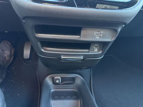 New 2026 Chrysler Pacifica Select image 68