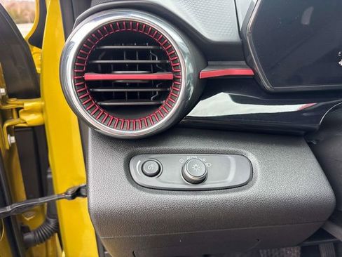 Used 2024 Chevrolet Trax RS w/ Driver Confidence Package image 32