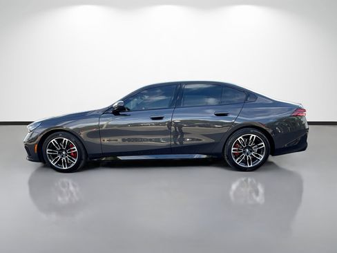 Used 2024 BMW 530i w/ M Sport Package RWD image 6