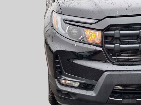 Used 2024 Honda Ridgeline Sport image 10