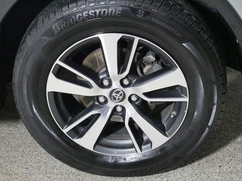 Used 2018 Toyota RAV4 XLE image 15