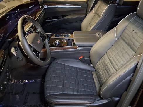 Certified 2026 Cadillac Escalade ESV Platinum Sport AWD/4WD image 12