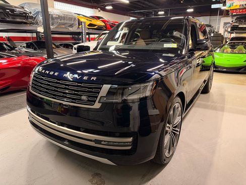 Used 2025 Land Rover Range Rover Long Wheelbase SE AWD/4WD image 13