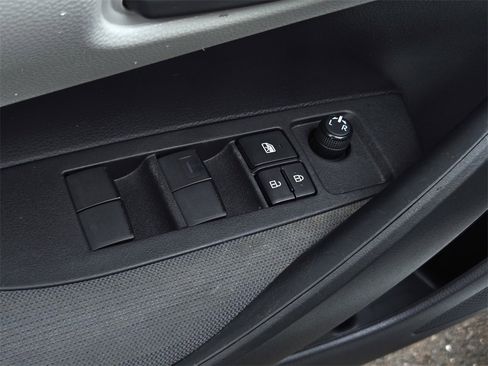 Used 2022 Toyota Corolla LE image 11