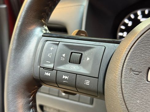 Used 2023 Nissan Rogue SL w/ SL Premium Package image 17