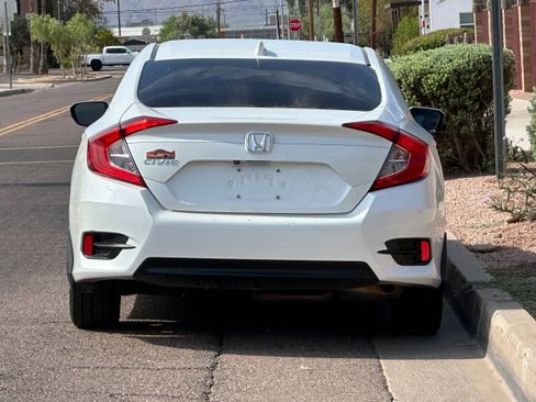 Used 2017 Honda Civic EX image 5