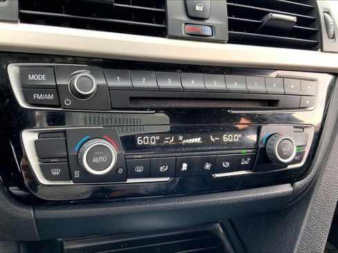 Used 2018 BMW 320i Sedan image 32