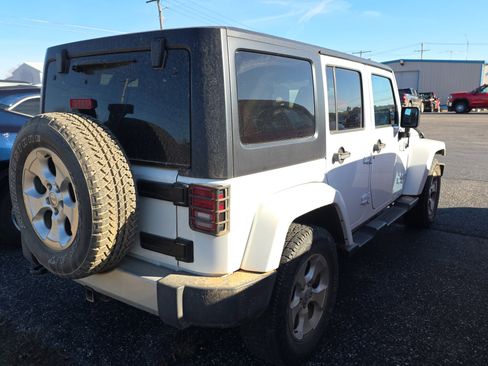 Used 2015 Jeep Wrangler Unlimited Sahara image 6