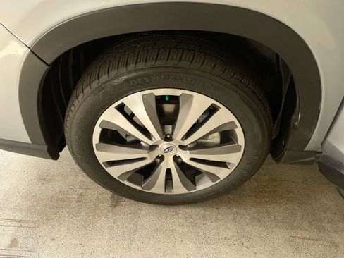 Used 2022 Subaru Ascent Limited AWD/4WD image 10