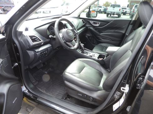 Used 2020 Subaru Forester Limited w/ Popular Package #3 image 6