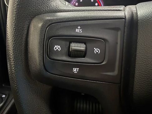 Used 2019 Chevrolet Silverado 1500 Custom w/ Custom Convenience Package AWD/4WD image 11