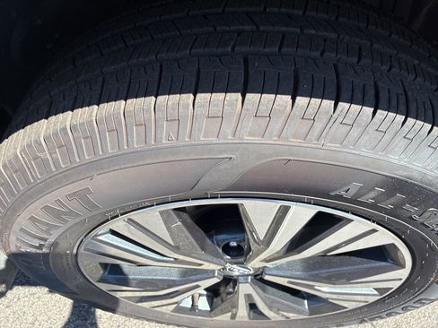 Certified 2023 Nissan Rogue SV AWD/4WD image 9