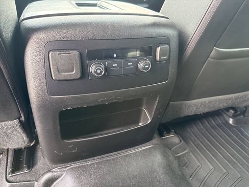Used 2020 Chevrolet Tahoe LT AWD/4WD image 24