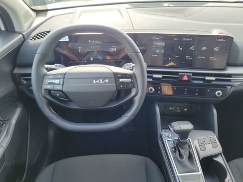 New 2026 Kia Sportage LX FWD image 18