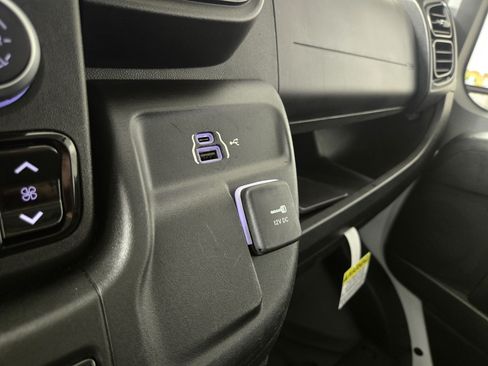 Used 2025 RAM ProMaster 2500 w/ Safety Group FWD image 24