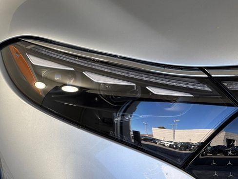 New 2026 Mercedes-Benz EQS 550 4MATIC SUV image 10